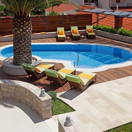 Apartments Diana - New Heated Pool Бол Экстерьер фото