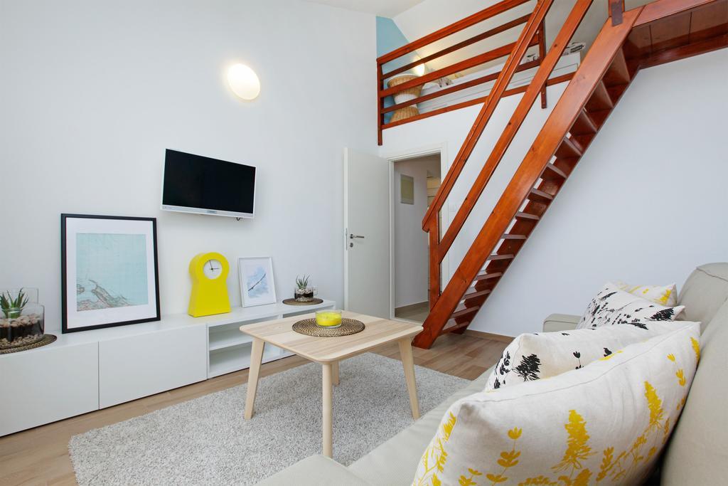 Apartments Diana - New Heated Pool Бол Экстерьер фото