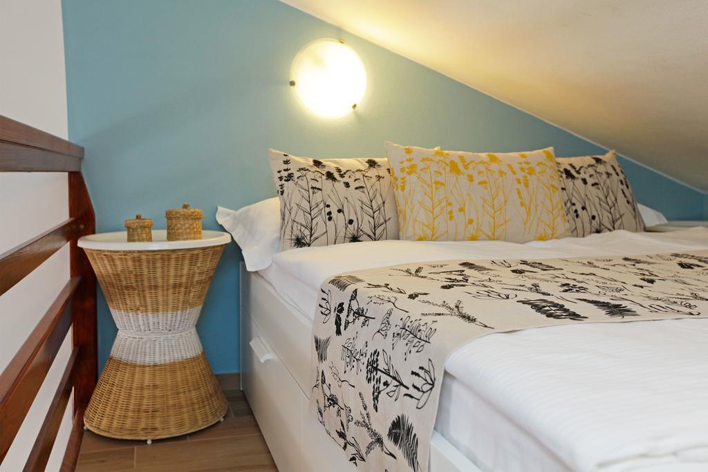 Apartments Diana - New Heated Pool Бол Экстерьер фото