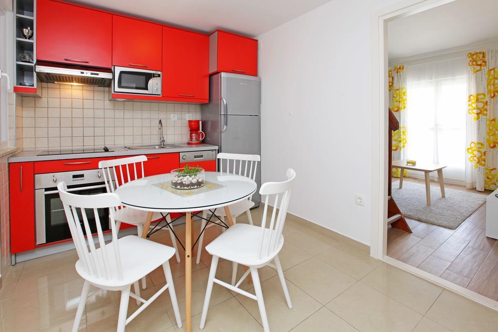 Apartments Diana - New Heated Pool Бол Экстерьер фото
